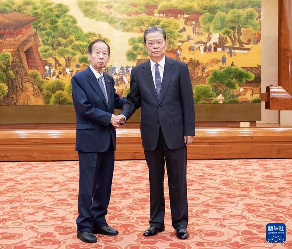 赵乐际会见日本日中友好议员联盟会长、自民党干事长森山裕