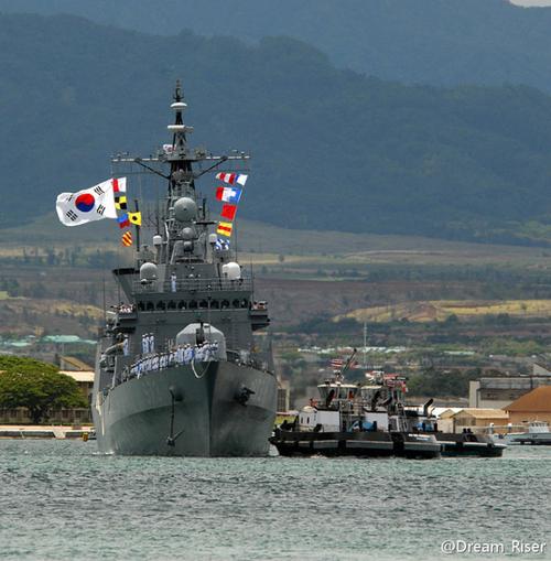 朝鲜海军新型驱逐舰进行首次武器系统测试